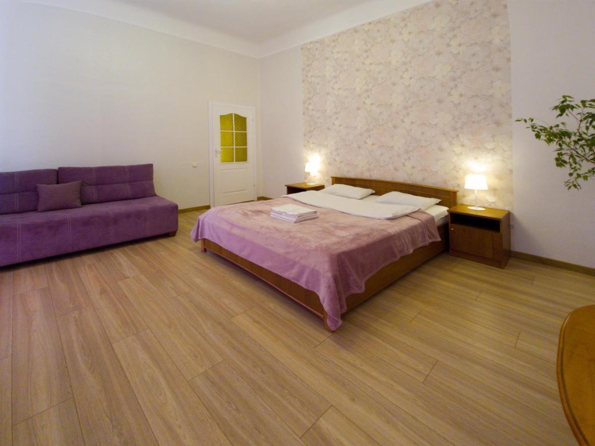 Home-Hotel Apartments On Maidan Nezalezhnosti Square เคียฟ ภายนอก รูปภาพ