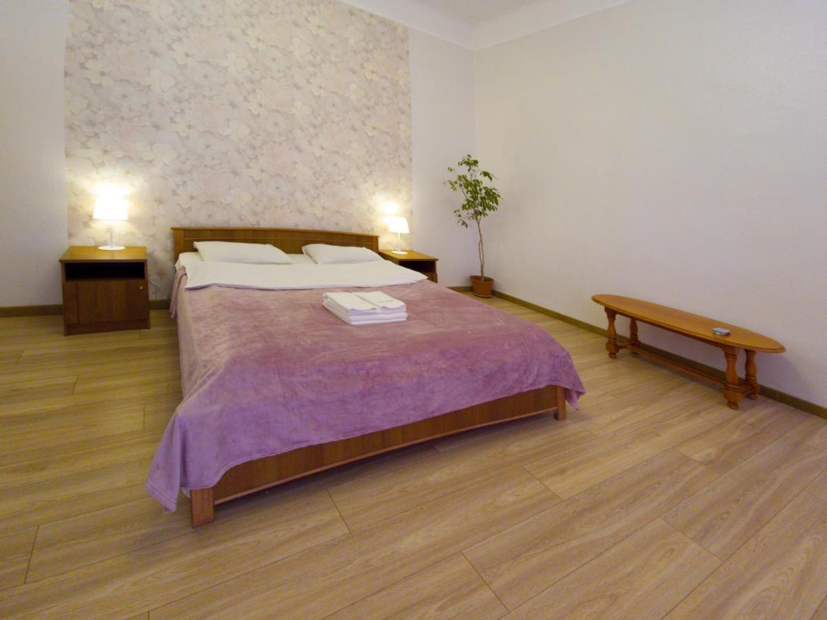 Home-Hotel Apartments On Maidan Nezalezhnosti Square เคียฟ ภายนอก รูปภาพ