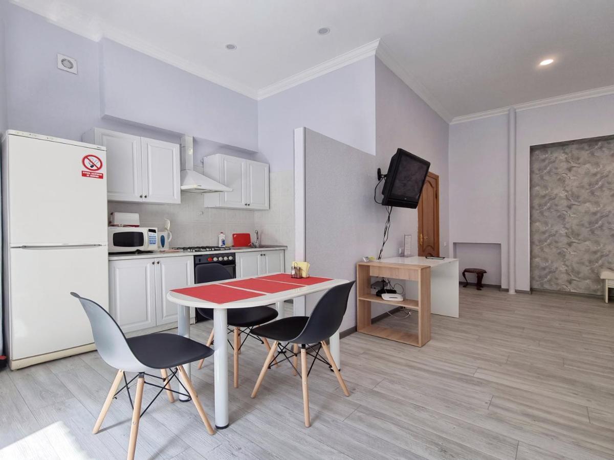 Home-Hotel Apartments On Maidan Nezalezhnosti Square เคียฟ ภายนอก รูปภาพ