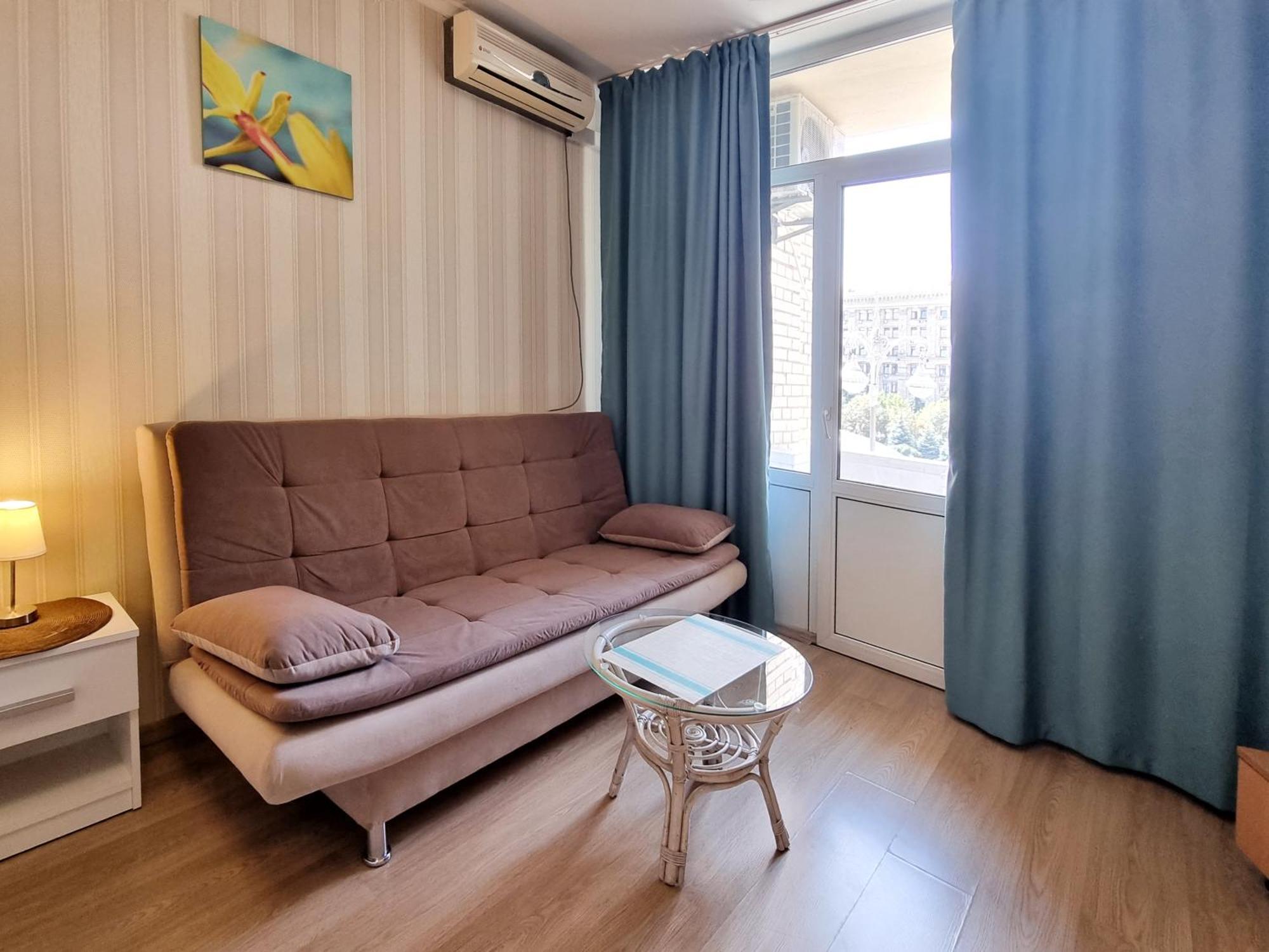 Home-Hotel Apartments On Maidan Nezalezhnosti Square เคียฟ ภายนอก รูปภาพ