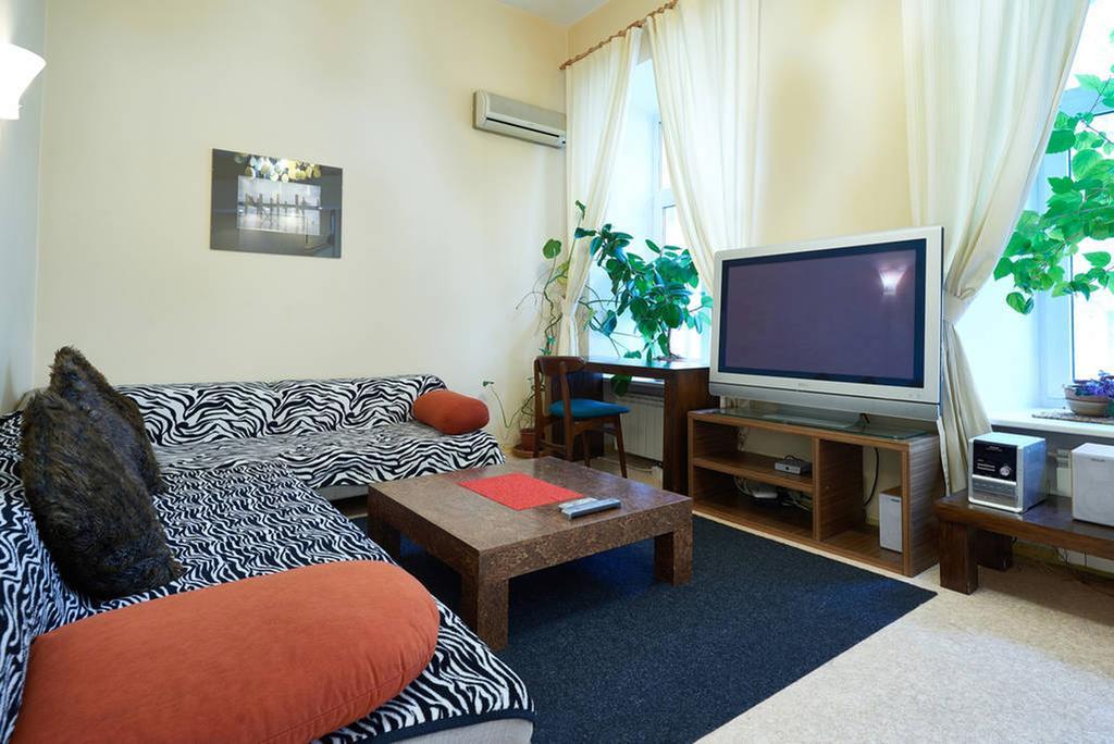 Home-Hotel Apartments On Maidan Nezalezhnosti Square เคียฟ ภายนอก รูปภาพ