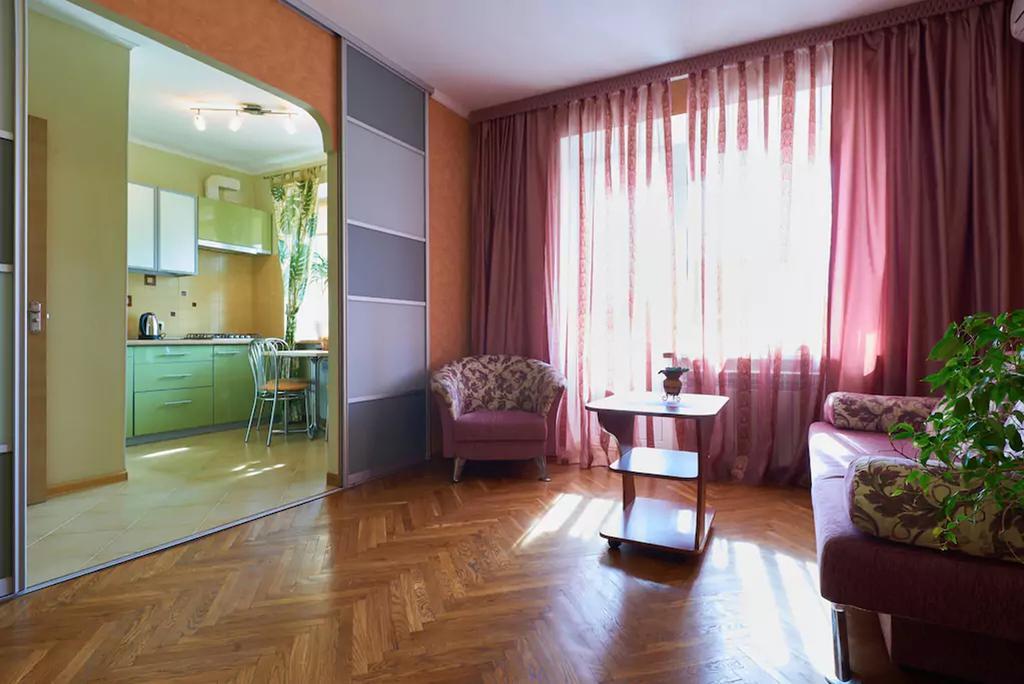 Home-Hotel Apartments On Maidan Nezalezhnosti Square เคียฟ ภายนอก รูปภาพ